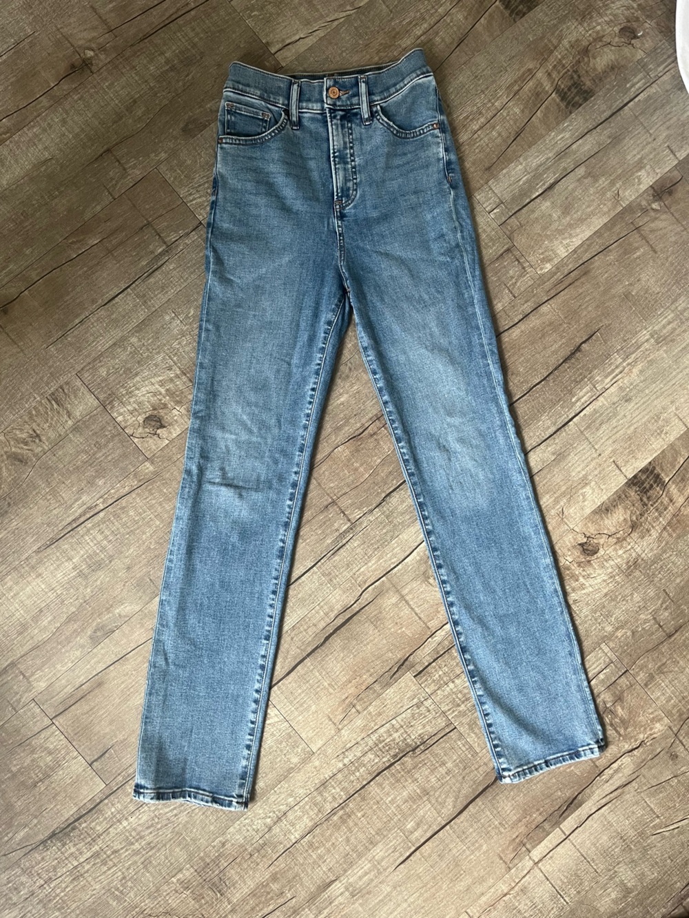 Express Women's Light Blue Slim Straight Jeans